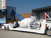 水泥攪拌車加裝無軌道膠輪車，中鐵十一局煤礦隧道水泥攪拌車解決方案