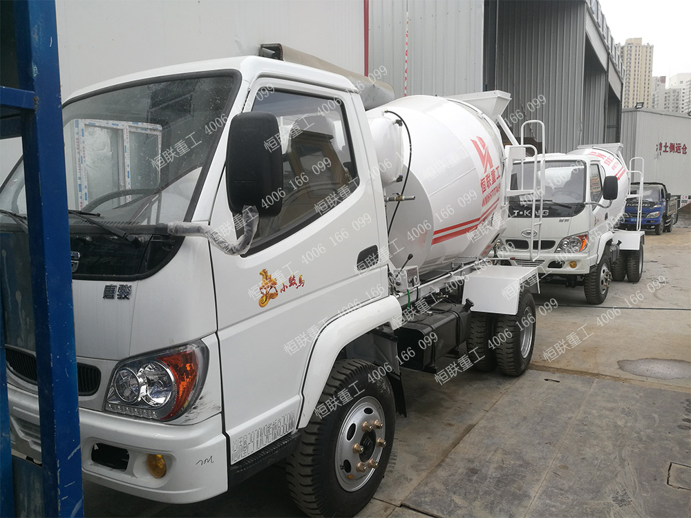 唐駿2方攪拌車(chē)在中鐵十八局青島地鐵項(xiàng)目部