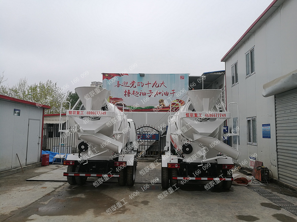 唐駿2方攪拌車(chē)在中鐵十八局青島地鐵項(xiàng)目部