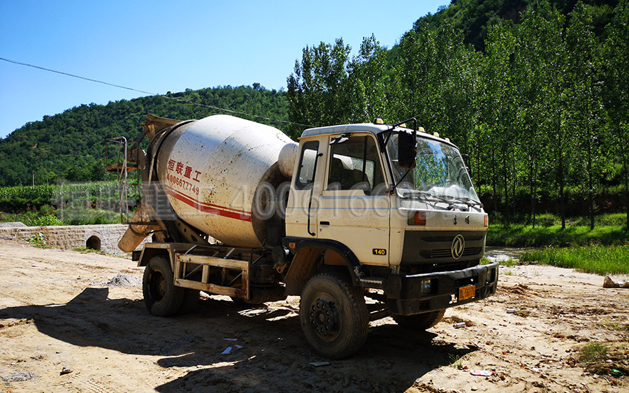 山西修鄉(xiāng)村公路還是用6方攪拌車合適